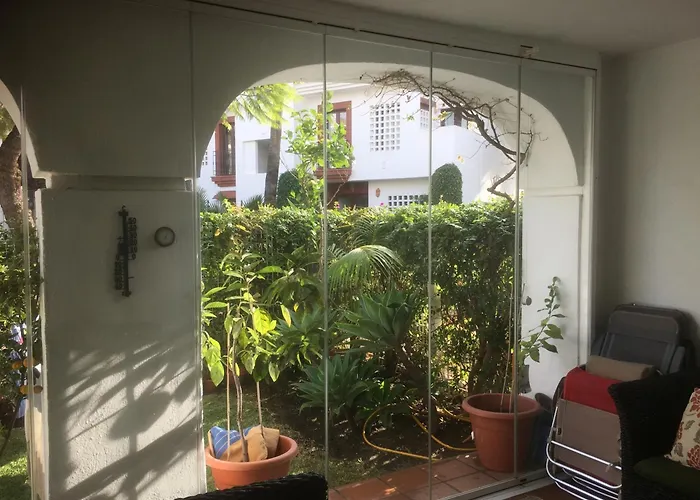 Apartmán 2 Bed - Sleeps 4 - Pool Patio Garden *