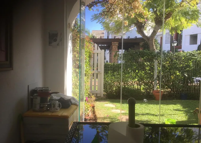 2 Bed - Sleeps 4 - Pool Patio Garden Apartmán Marbella