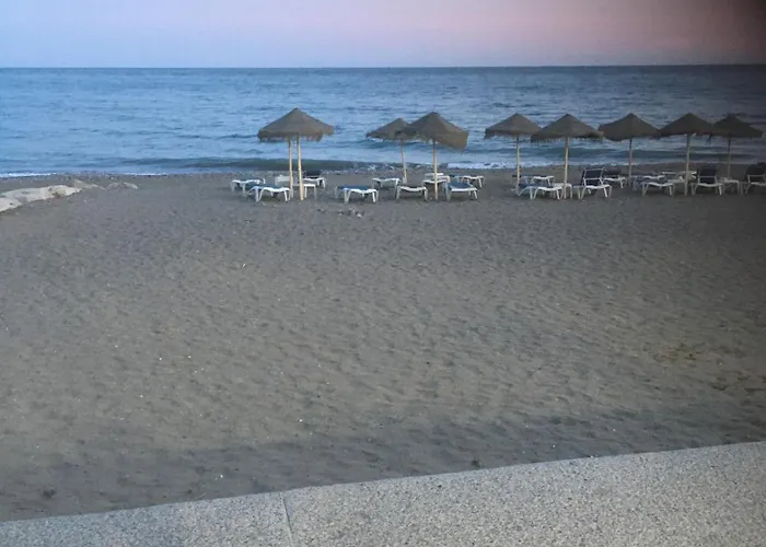 2 Bed - Sleeps 4 - Pool Patio Garden Apartmán